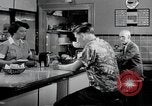 Standbild Aktivitäten einer Familie United States USA, 1951, aus Sekunde 20 historischem Filmmaterial Videoclip 65675067541