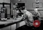 Standbild Aktivitäten einer Familie United States USA, 1951, aus Sekunde 22 historischem Filmmaterial Videoclip 65675067541