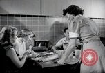 Standbild Aktivitäten einer Familie United States USA, 1951, aus Sekunde 26 historischem Filmmaterial Videoclip 65675067541
