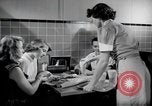 Standbild Aktivitäten einer Familie United States USA, 1951, aus Sekunde 27 historischem Filmmaterial Videoclip 65675067541