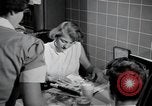 Standbild Aktivitäten einer Familie United States USA, 1951, aus Sekunde 32 historischem Filmmaterial Videoclip 65675067541