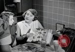 Standbild Aktivitäten einer Familie United States USA, 1951, aus Sekunde 33 historischem Filmmaterial Videoclip 65675067541