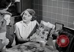 Standbild Aktivitäten einer Familie United States USA, 1951, aus Sekunde 35 historischem Filmmaterial Videoclip 65675067541