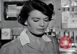 Standbild Aktivitäten einer Familie United States USA, 1951, aus Sekunde 40 historischem Filmmaterial Videoclip 65675067541