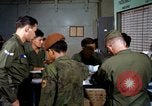 Image le transport aérien de personnel Saigon Vietnam, 1966, de la seconde 12 séquences d'archives historiques vidéo 65675067557