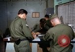Image le transport aérien de personnel Saigon Vietnam, 1966, de la seconde 20 séquences d'archives historiques vidéo 65675067557