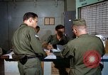 Image le transport aérien de personnel Saigon Vietnam, 1966, de la seconde 25 séquences d'archives historiques vidéo 65675067557