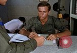 Image le transport aérien de personnel Saigon Vietnam, 1966, de la seconde 36 séquences d'archives historiques vidéo 65675067557