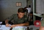 Image le transport aérien de personnel Saigon Vietnam, 1966, de la seconde 55 séquences d'archives historiques vidéo 65675067557