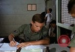 Image le transport aérien de personnel Saigon Vietnam, 1966, de la seconde 57 séquences d'archives historiques vidéo 65675067557