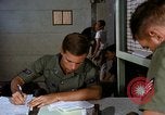 Image le transport aérien de personnel Saigon Vietnam, 1966, de la seconde 60 séquences d'archives historiques vidéo 65675067557