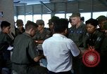 Image le transport aérien de personnel Saigon Vietnam, 1966, de la seconde 3 séquences d'archives historiques vidéo 65675067558