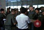 Image le transport aérien de personnel Saigon Vietnam, 1966, de la seconde 4 séquences d'archives historiques vidéo 65675067558