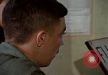 Image le transport aérien de personnel Saigon Vietnam, 1966, de la seconde 56 séquences d'archives historiques vidéo 65675067558