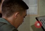 Image le transport aérien de personnel Saigon Vietnam, 1966, de la seconde 57 séquences d'archives historiques vidéo 65675067558