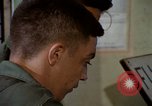 Image le transport aérien de personnel Saigon Vietnam, 1966, de la seconde 58 séquences d'archives historiques vidéo 65675067558