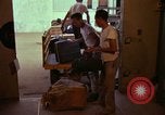 Image le transport aérien de personnel Saigon Vietnam, 1966, de la seconde 14 séquences d'archives historiques vidéo 65675067559