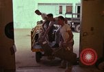 Image le transport aérien de personnel Saigon Vietnam, 1966, de la seconde 34 séquences d'archives historiques vidéo 65675067559