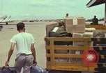 Image le transport aérien de personnel Saigon Vietnam, 1966, de la seconde 47 séquences d'archives historiques vidéo 65675067559
