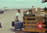 Image le transport aérien de personnel Saigon Vietnam, 1966, de la seconde 49 séquences d'archives historiques vidéo 65675067559