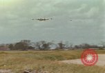 Standbild Air Transport von Personal Saigon Vietnam, 1966, aus Sekunde 9 historischem Filmmaterial Videoclip 65675067561