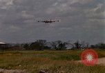 Standbild Air Transport von Personal Saigon Vietnam, 1966, aus Sekunde 10 historischem Filmmaterial Videoclip 65675067561