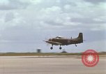 Standbild Air Transport von Personal Saigon Vietnam, 1966, aus Sekunde 46 historischem Filmmaterial Videoclip 65675067561