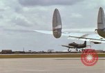 Standbild Air Transport von Personal Saigon Vietnam, 1966, aus Sekunde 49 historischem Filmmaterial Videoclip 65675067561