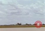 Standbild Air Transport von Personal Saigon Vietnam, 1966, aus Sekunde 53 historischem Filmmaterial Videoclip 65675067561
