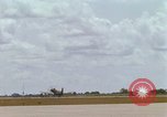 Standbild Air Transport von Personal Saigon Vietnam, 1966, aus Sekunde 54 historischem Filmmaterial Videoclip 65675067561