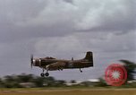 Standbild Air Transport von Personal Saigon Vietnam, 1966, aus Sekunde 58 historischem Filmmaterial Videoclip 65675067561