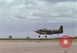 Standbild Air Transport von Personal Saigon Vietnam, 1966, aus Sekunde 62 historischem Filmmaterial Videoclip 65675067561