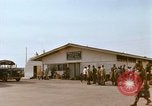 Standbild Air Transport von Personal Saigon Vietnam, 1966, aus Sekunde 46 historischem Filmmaterial Videoclip 65675067562