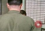 Immagine di Il trasporto aereo di personale Saigon Vietnam, 1966, secondo 27 filmato di repertorio 65675067563