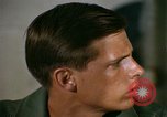 Immagine di Il trasporto aereo di personale Saigon Vietnam, 1966, secondo 56 filmato di repertorio 65675067563