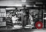 Image l'amélioration des conditions de vie Japon, 1950, de la seconde 11 séquences d'archives historiques vidéo 65675067567