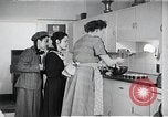 Image l'amélioration des conditions de vie Japon, 1950, de la seconde 55 séquences d'archives historiques vidéo 65675067567