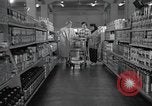 Standbild japanischen Braut Schule Japan, 1956, aus Sekunde 17 historischem Filmmaterial Videoclip 65675067571