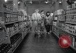 Standbild japanischen Braut Schule Japan, 1956, aus Sekunde 22 historischem Filmmaterial Videoclip 65675067571
