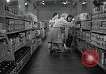 Standbild japanischen Braut Schule Japan, 1956, aus Sekunde 25 historischem Filmmaterial Videoclip 65675067571