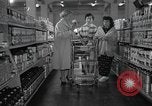 Standbild japanischen Braut Schule Japan, 1956, aus Sekunde 34 historischem Filmmaterial Videoclip 65675067571