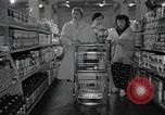 Standbild japanischen Braut Schule Japan, 1956, aus Sekunde 39 historischem Filmmaterial Videoclip 65675067571