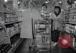 Standbild japanischen Braut Schule Japan, 1956, aus Sekunde 40 historischem Filmmaterial Videoclip 65675067571