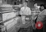Standbild japanischen Braut Schule Japan, 1956, aus Sekunde 45 historischem Filmmaterial Videoclip 65675067571