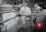 Standbild japanischen Braut Schule Japan, 1956, aus Sekunde 47 historischem Filmmaterial Videoclip 65675067571