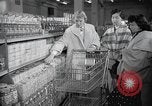 Standbild japanischen Braut Schule Japan, 1956, aus Sekunde 48 historischem Filmmaterial Videoclip 65675067571