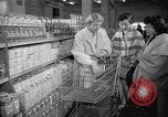 Standbild japanischen Braut Schule Japan, 1956, aus Sekunde 53 historischem Filmmaterial Videoclip 65675067571