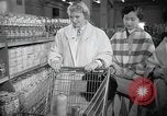 Standbild japanischen Braut Schule Japan, 1956, aus Sekunde 58 historischem Filmmaterial Videoclip 65675067571