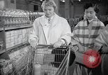 Standbild japanischen Braut Schule Japan, 1956, aus Sekunde 59 historischem Filmmaterial Videoclip 65675067571
