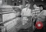 Standbild japanischen Braut Schule Japan, 1956, aus Sekunde 62 historischem Filmmaterial Videoclip 65675067571